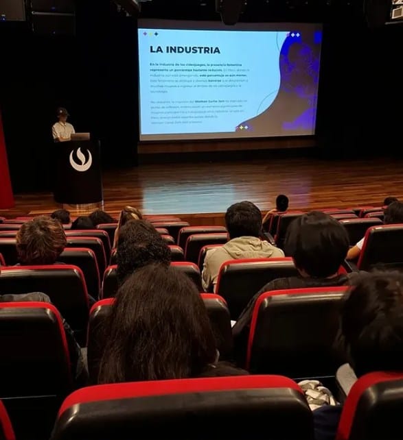 FemDevs Perú en el escenario de Nexo GameDev Perú