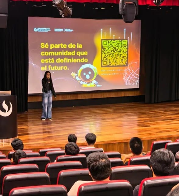 IEEE CS UPC en el escenario de Nexo GameDev Perú